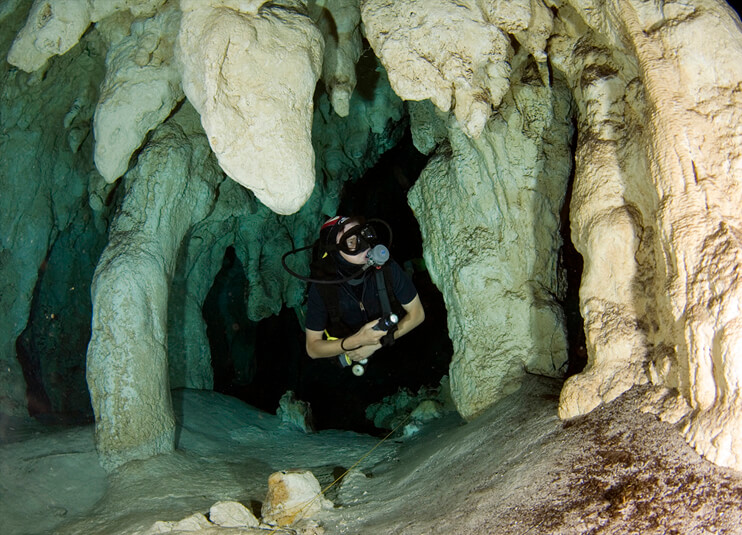 cancun mexico cave diving