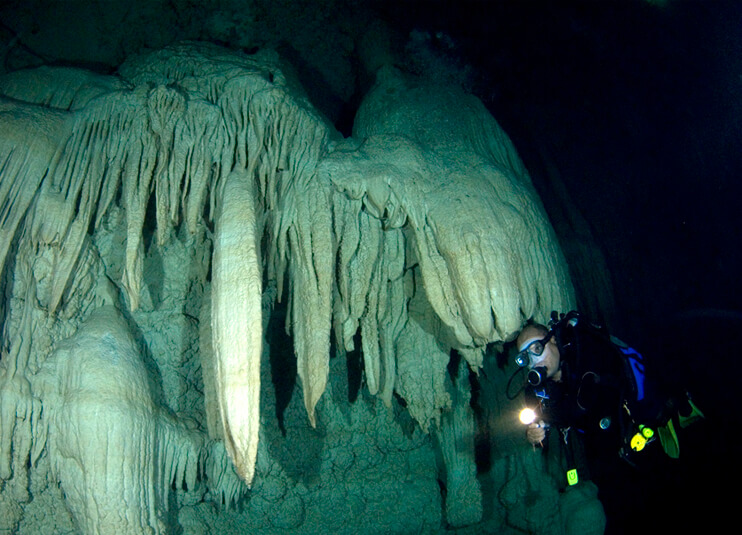 cenote diving cancun